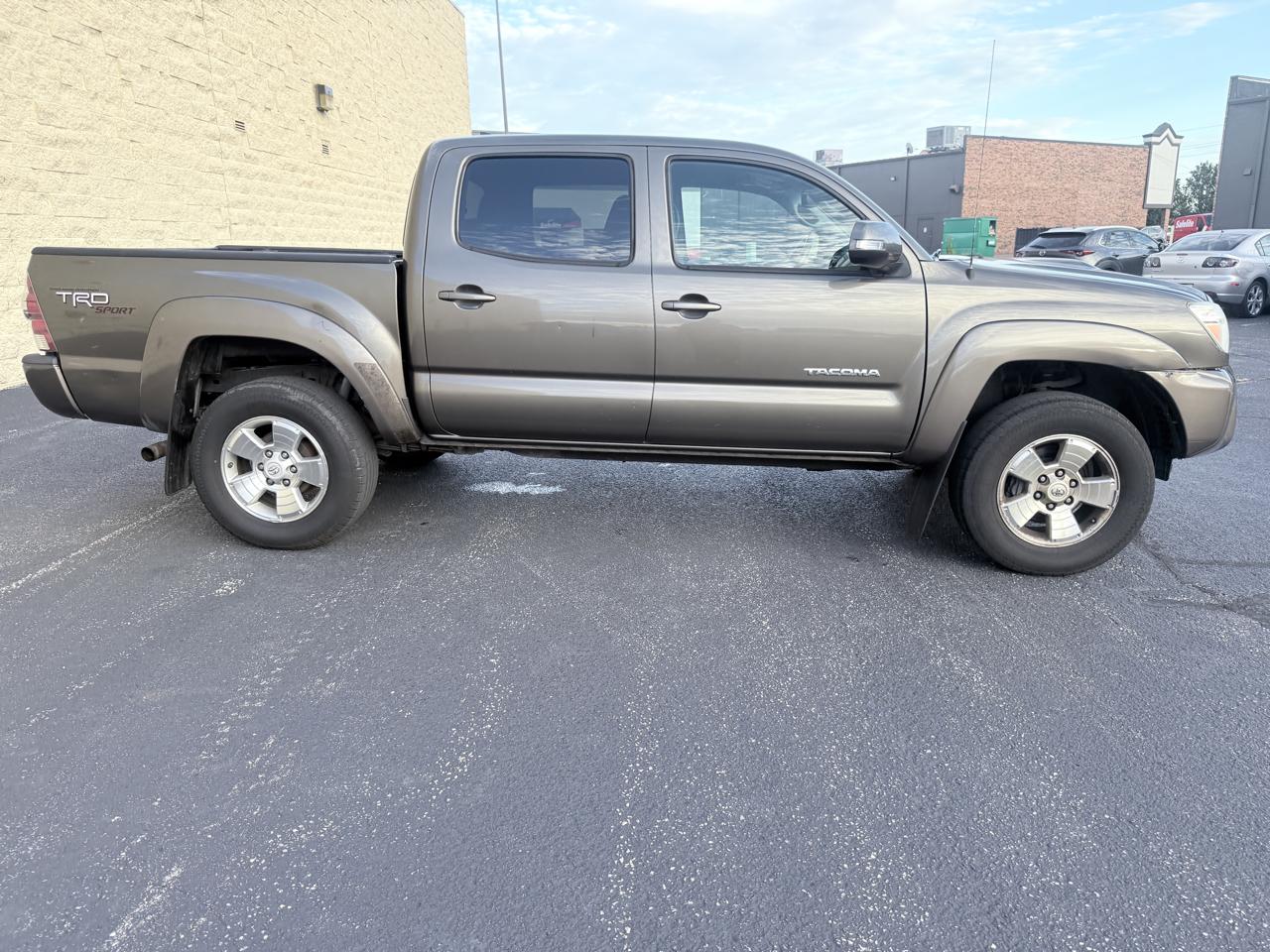 Toyota Tacoma PreRunner Double Cab V6 Auto 2WD 2012