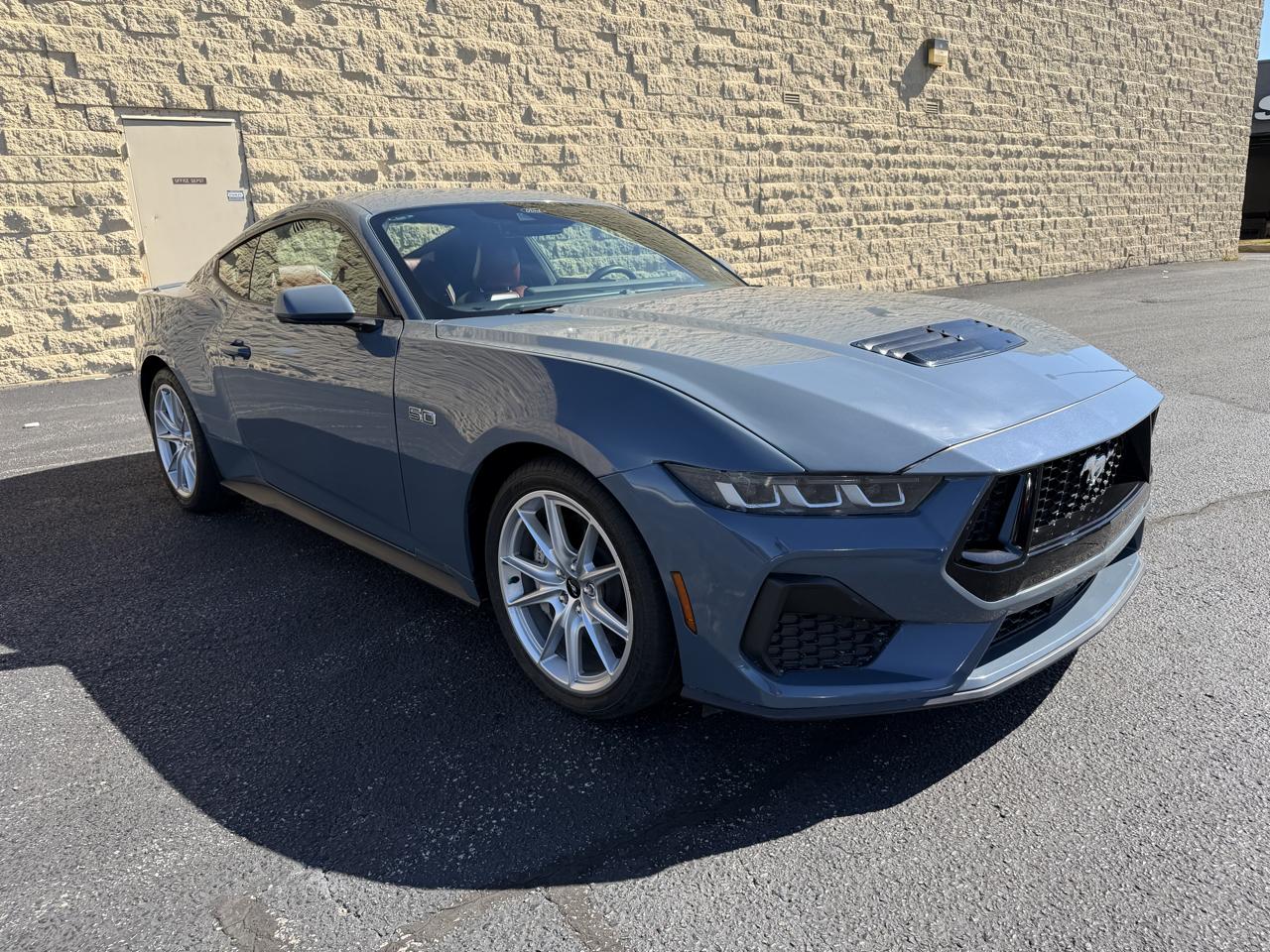 Ford Mustang GT Premium Coupe 2024