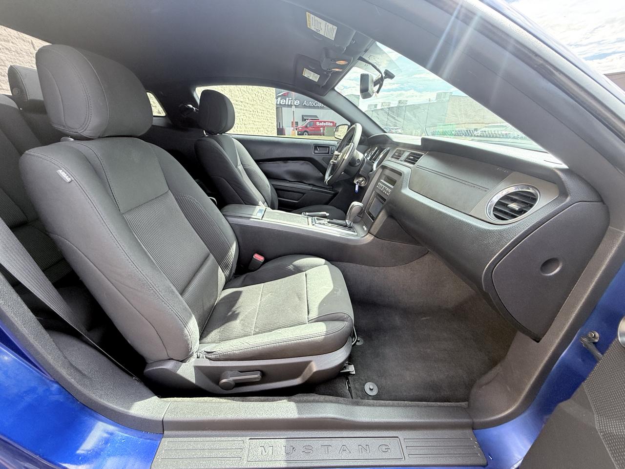 Ford Mustang V6 Coupe 2014