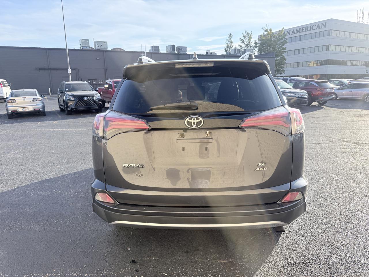 Toyota RAV4 SE 4WD 2017