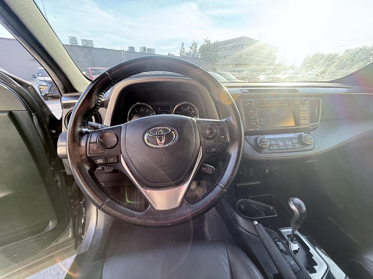 Toyota RAV4 SE 4WD 2017