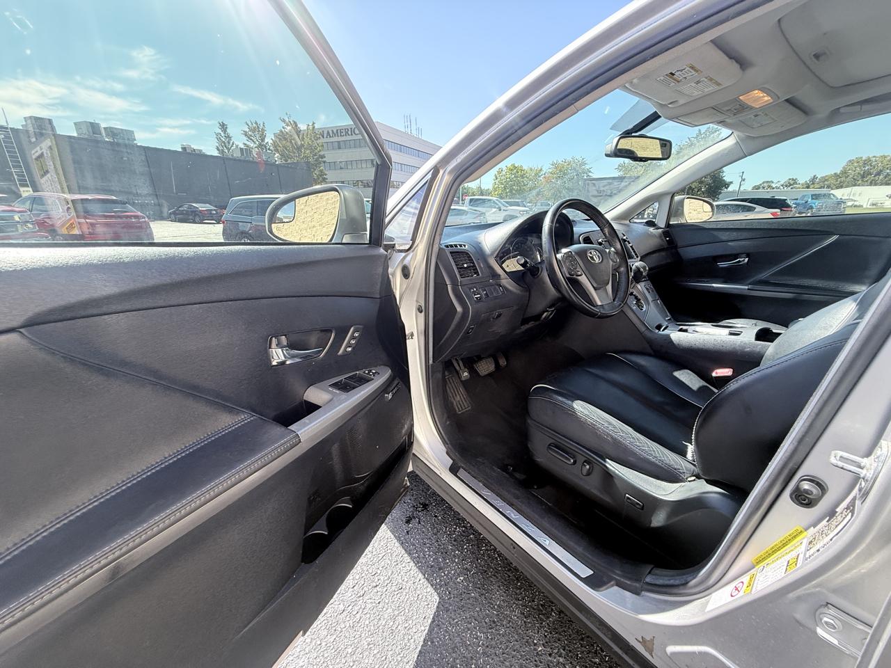 Toyota Venza LE V6 FWD 2013