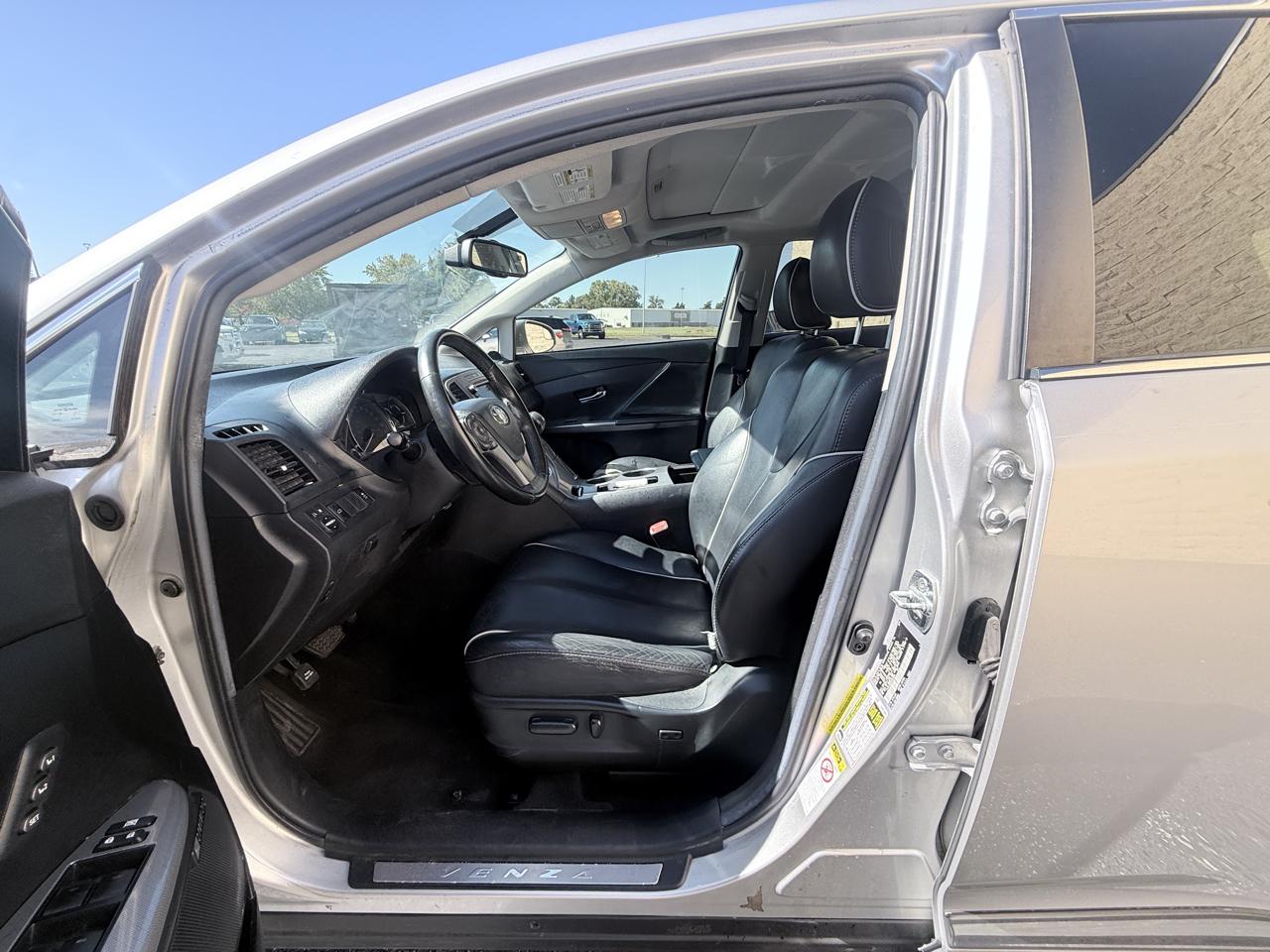 Toyota Venza LE V6 FWD 2013