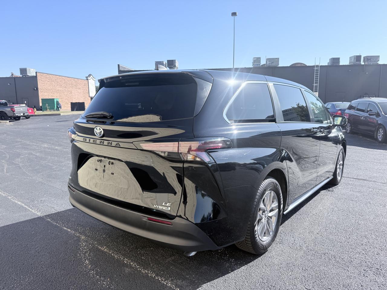 Toyota Sienna LE 8-Passenger AWD 2023