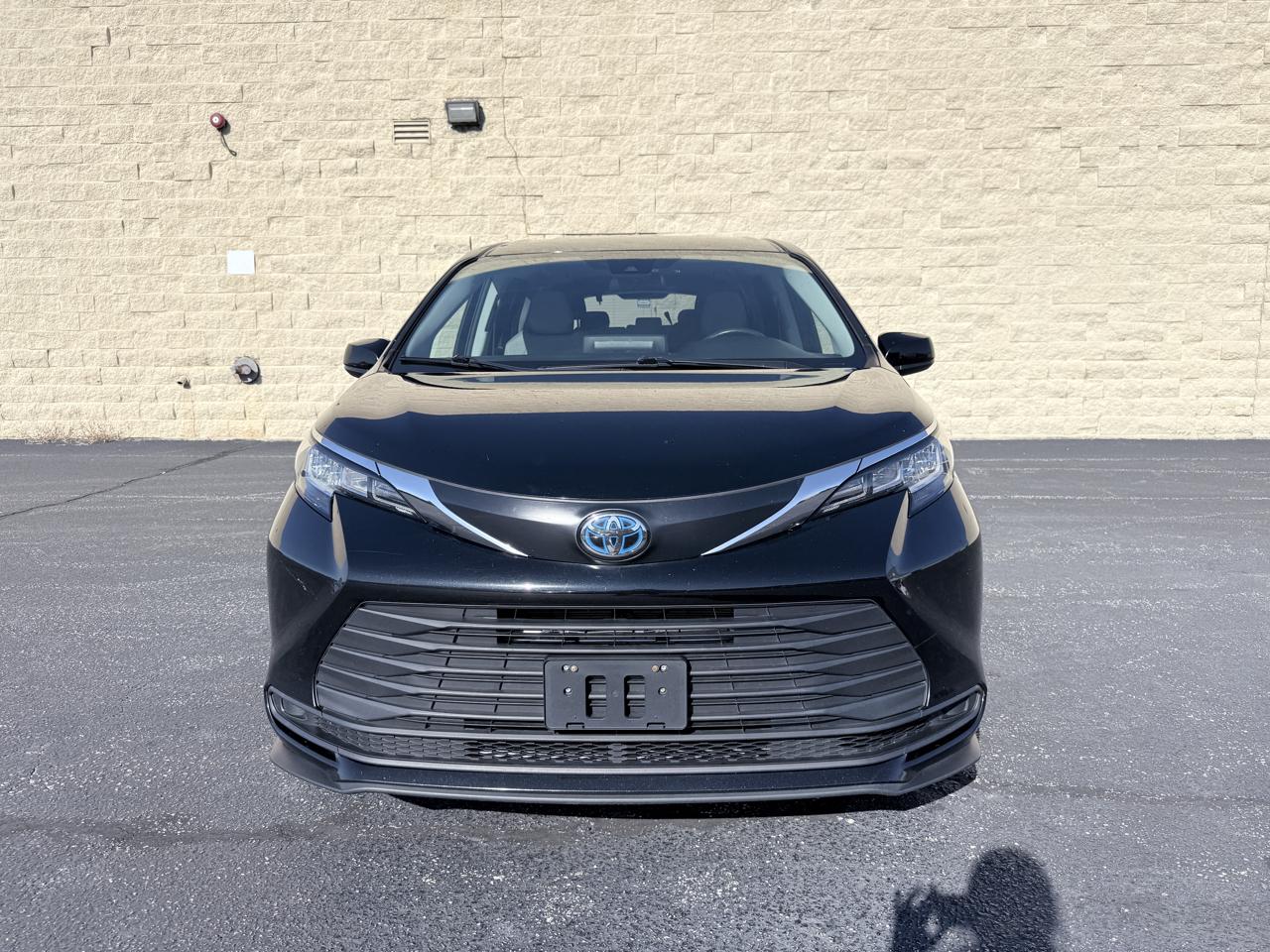 Toyota Sienna LE 8-Passenger AWD 2023