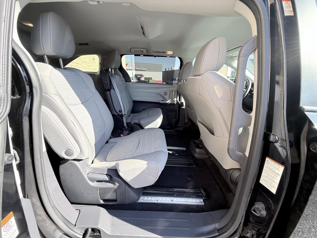 Toyota Sienna LE 8-Passenger AWD 2023