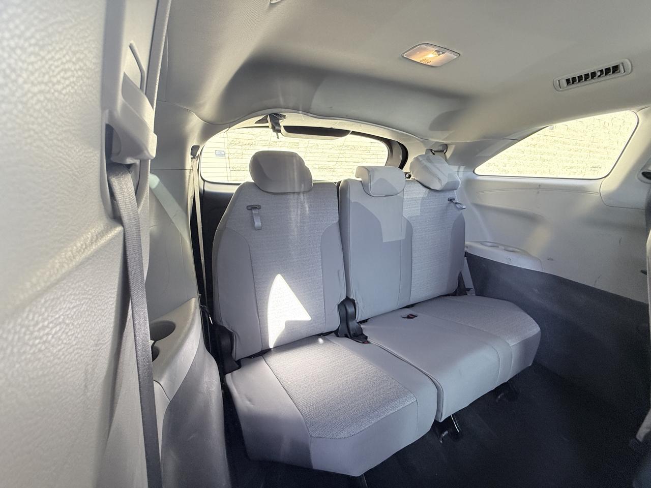 Toyota Sienna LE 8-Passenger AWD 2023