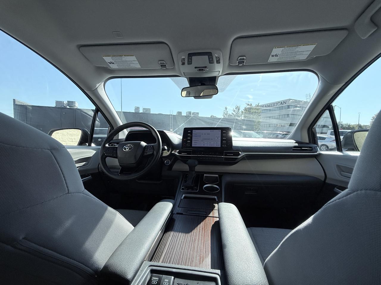 Toyota Sienna LE 8-Passenger AWD 2023
