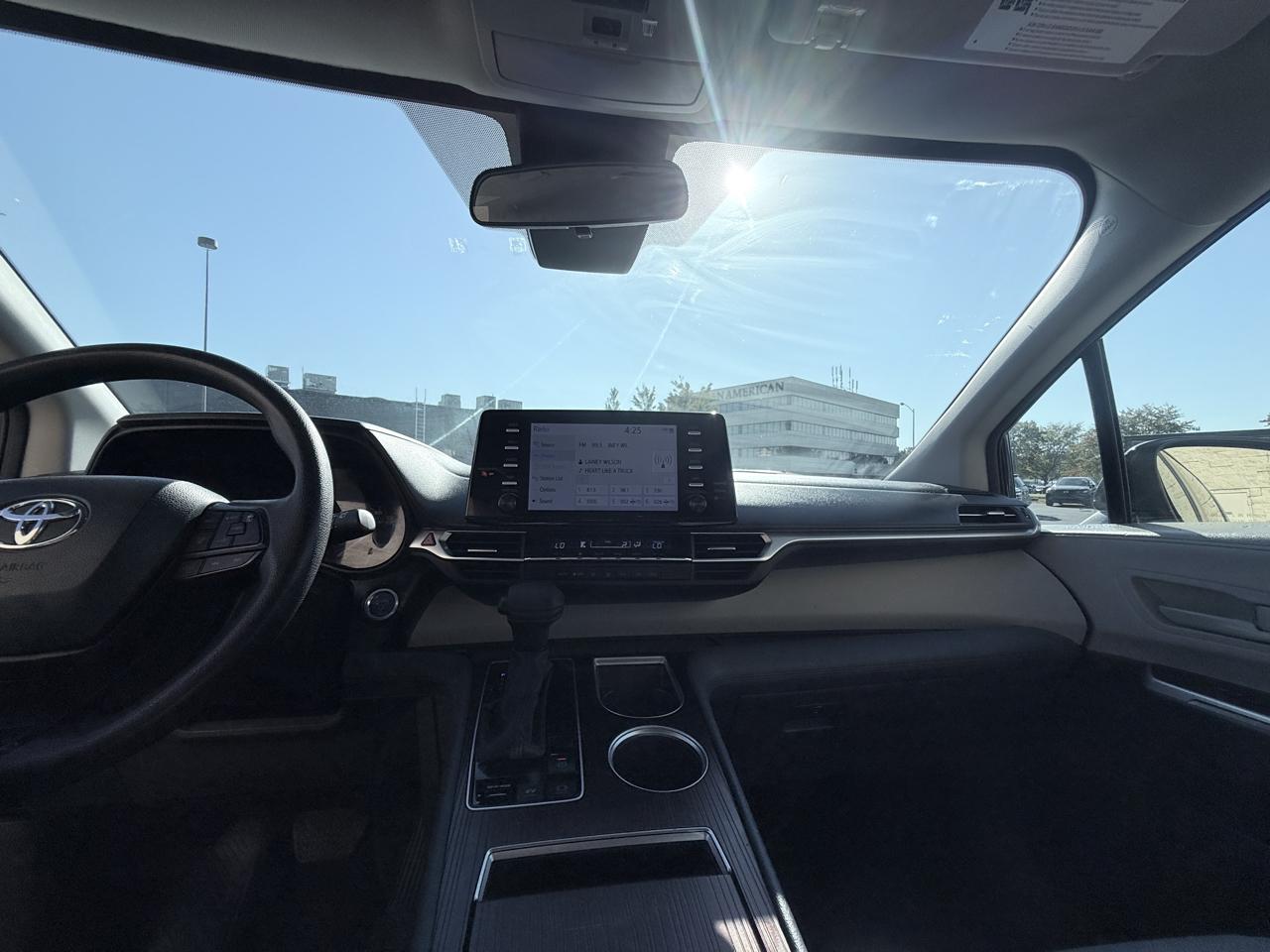 Toyota Sienna LE 8-Passenger AWD 2023