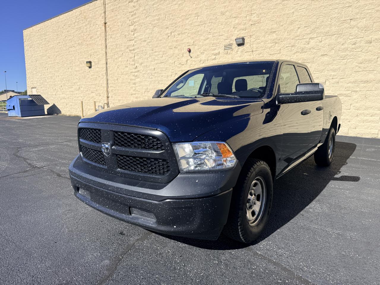RAM 1500 Classic Tradesman Quad Cab 4WD 2023