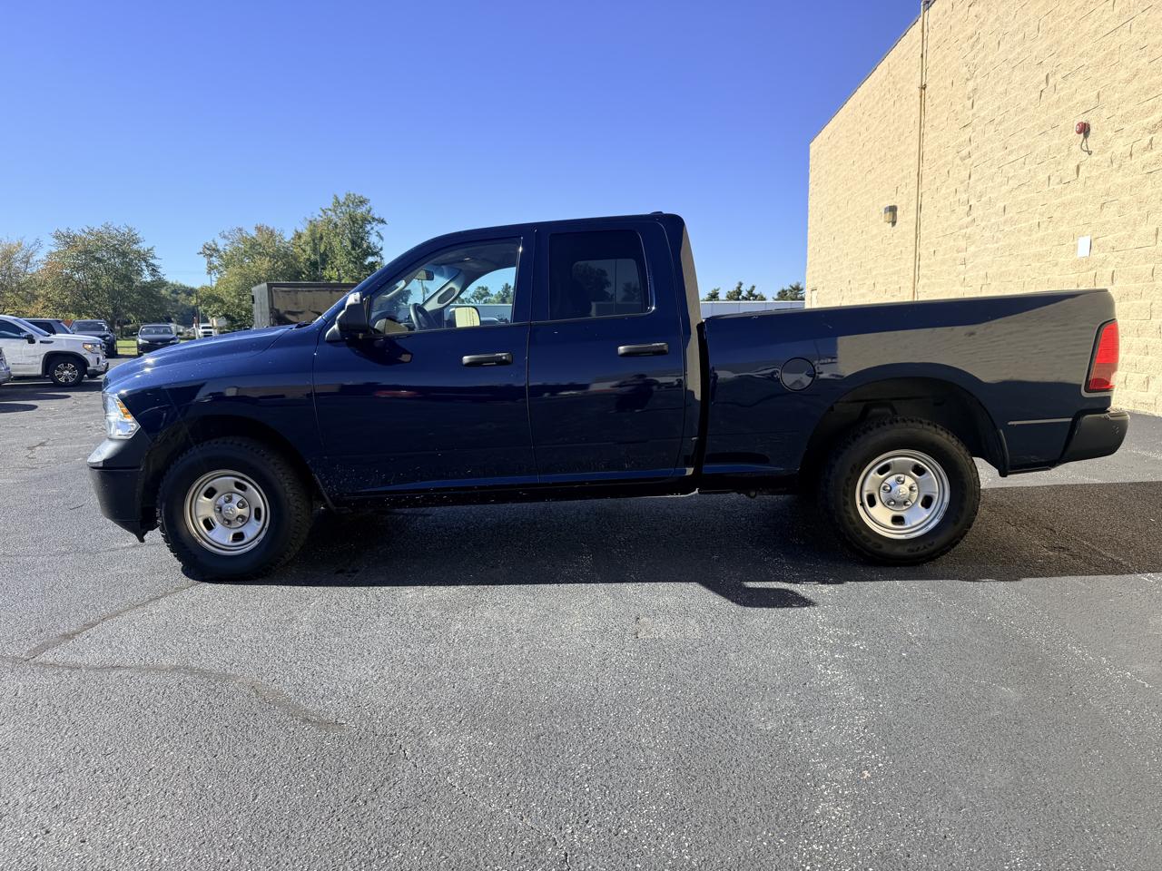 RAM 1500 Classic Tradesman Quad Cab 4WD 2023