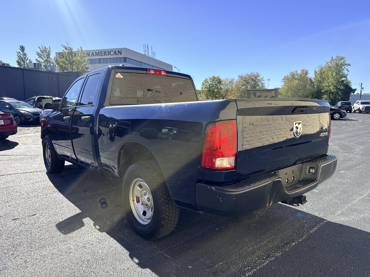RAM 1500 Classic Tradesman Quad Cab 4WD 2023