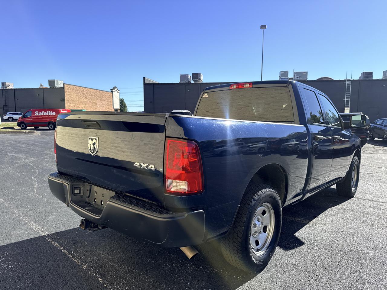 RAM 1500 Classic Tradesman Quad Cab 4WD 2023