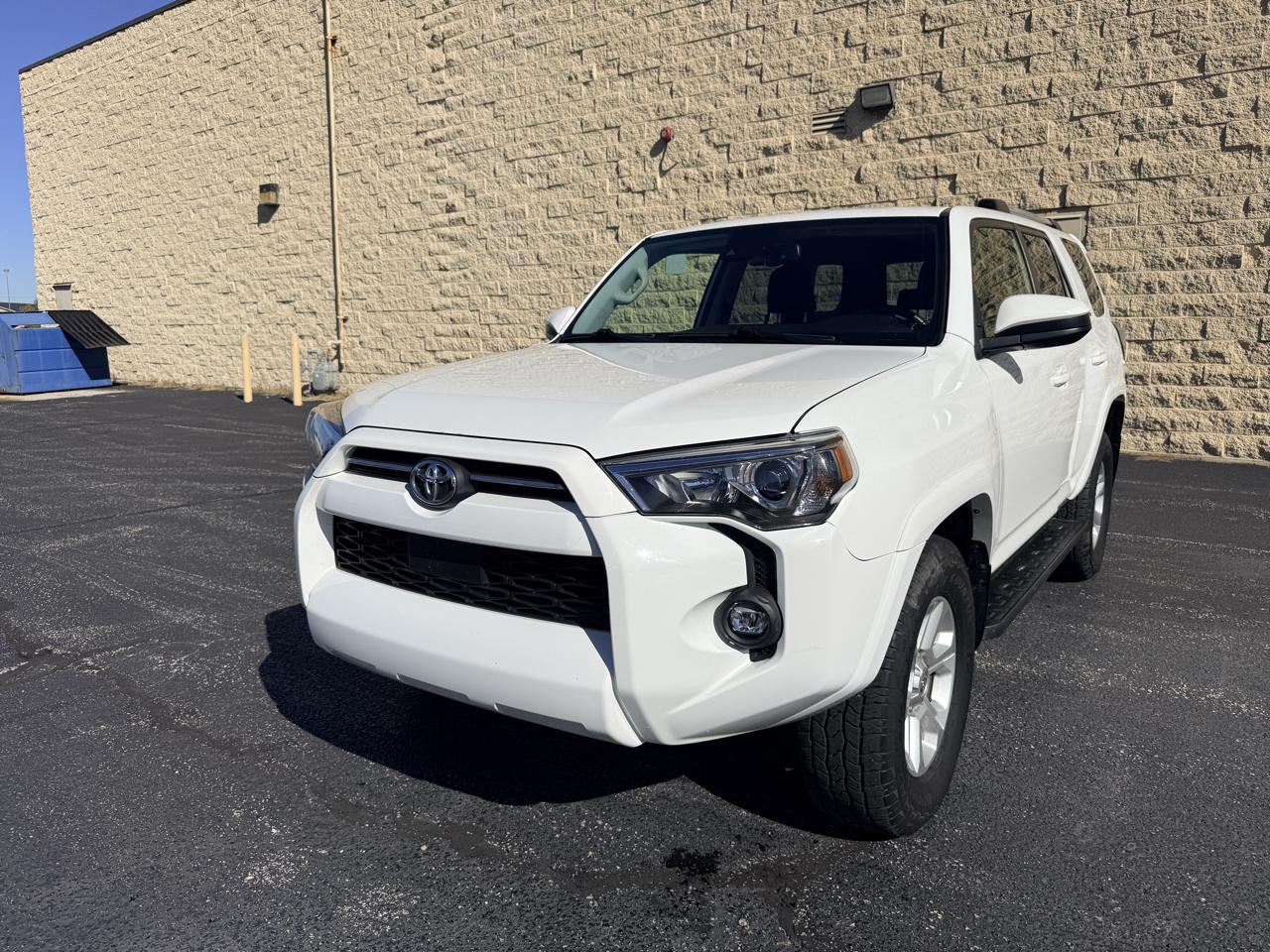 Toyota 4Runner SR5 4WD 2023