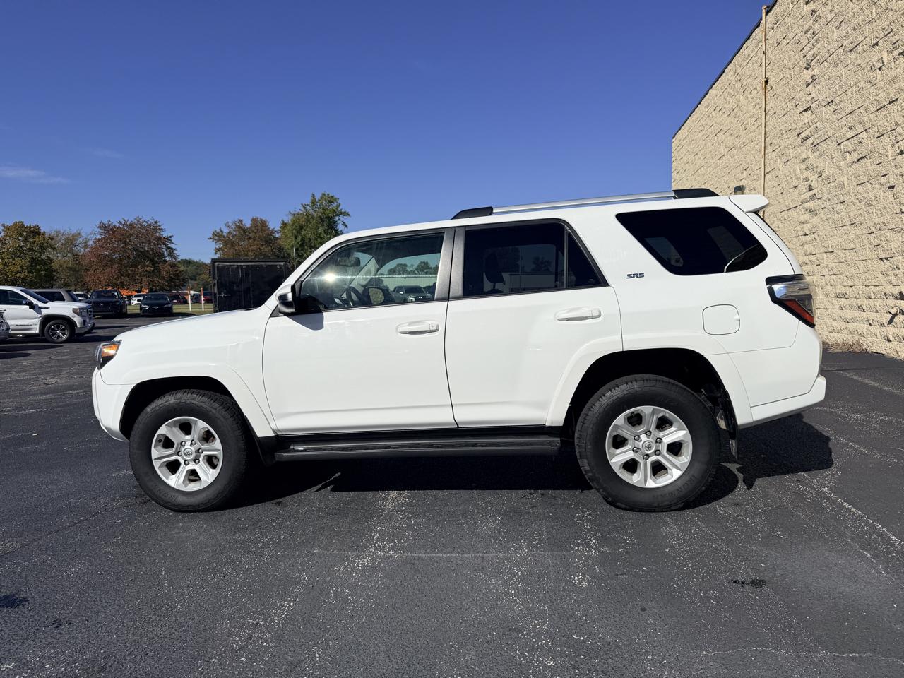 Toyota 4Runner SR5 4WD 2023