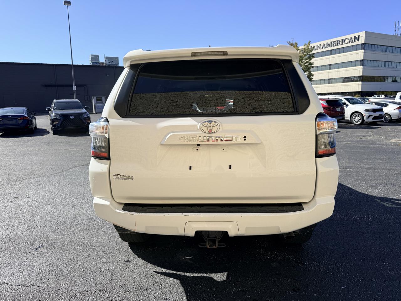 Toyota 4Runner SR5 4WD 2023