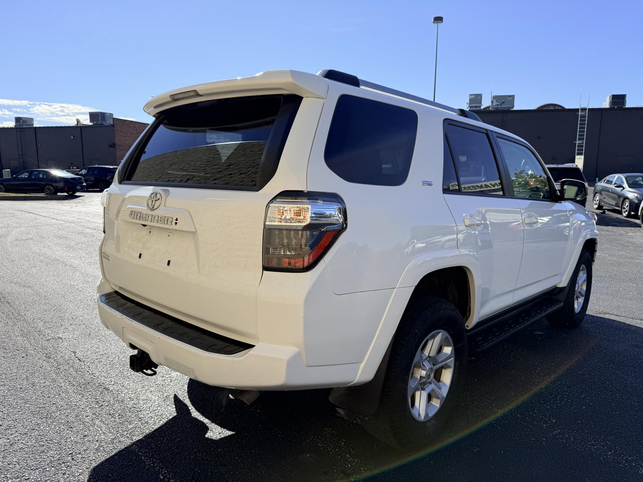 Toyota 4Runner SR5 4WD 2023