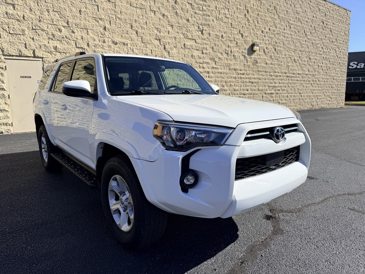 Toyota 4Runner SR5 4WD 2023