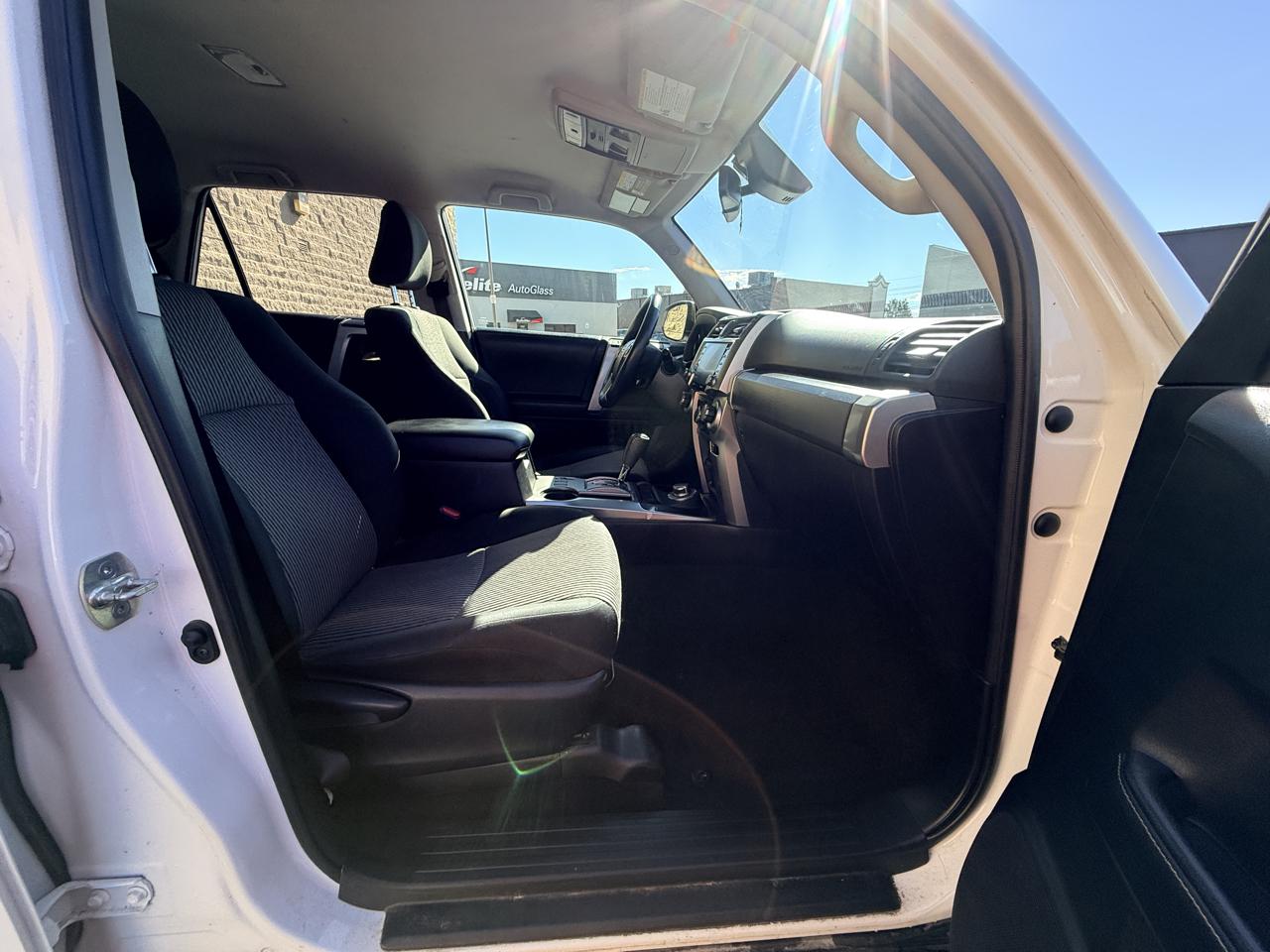Toyota 4Runner SR5 4WD 2023