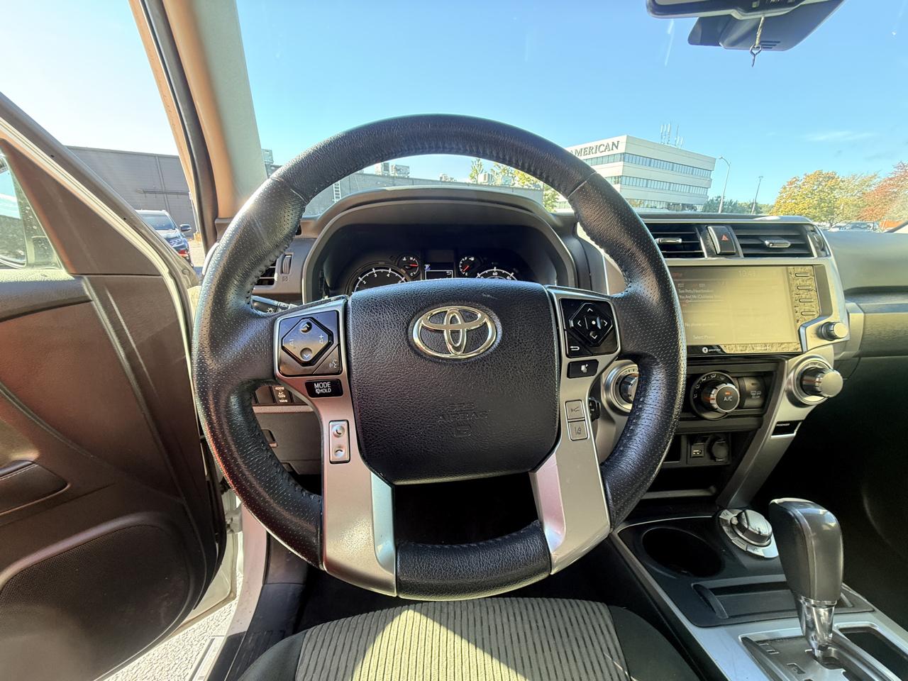Toyota 4Runner SR5 4WD 2023