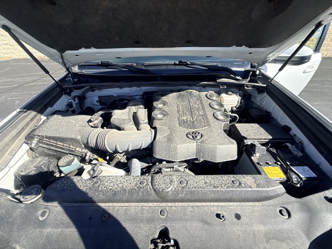 Toyota 4Runner SR5 4WD 2023