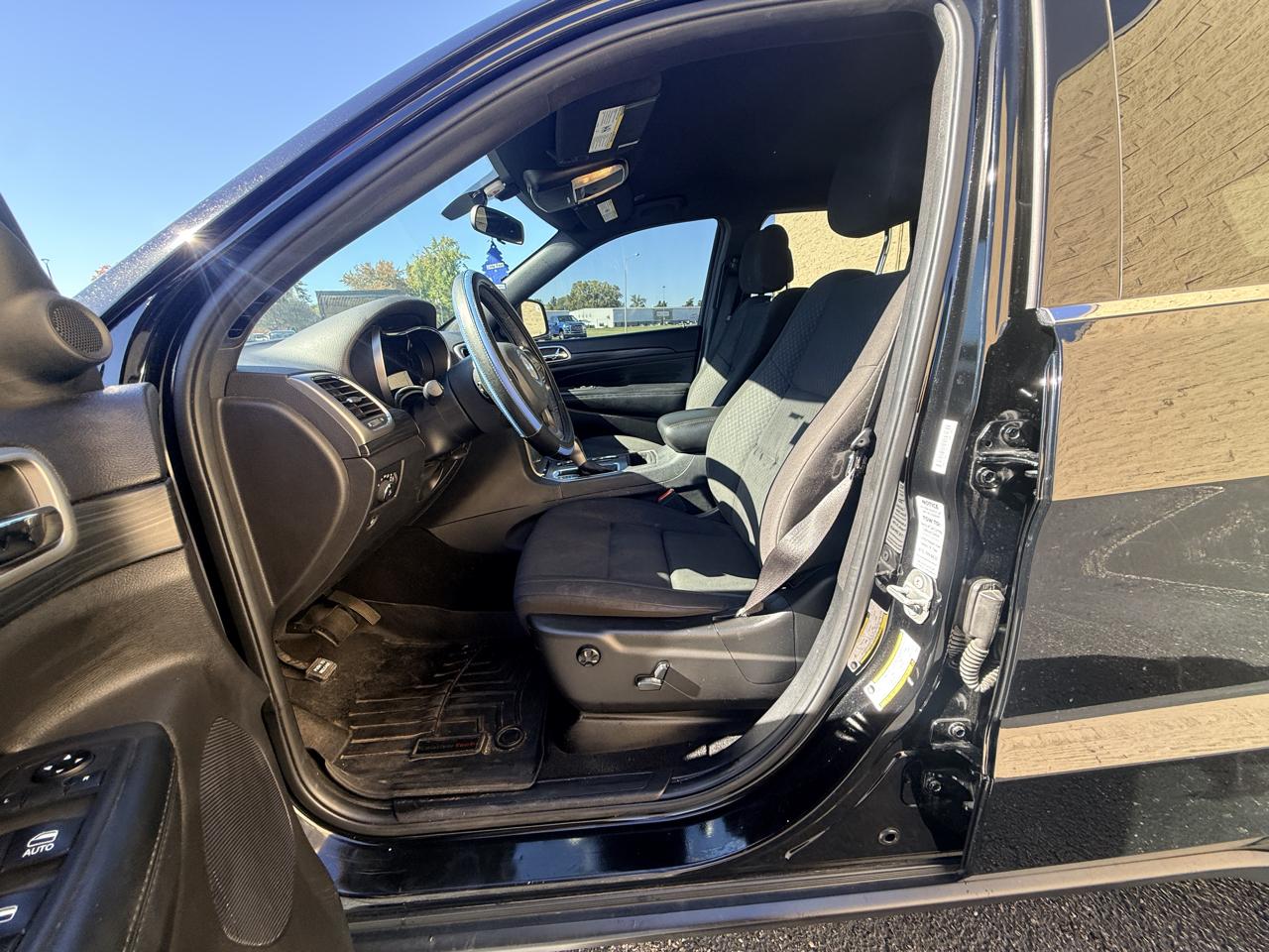 Jeep Grand Cherokee Laredo 2WD 2020