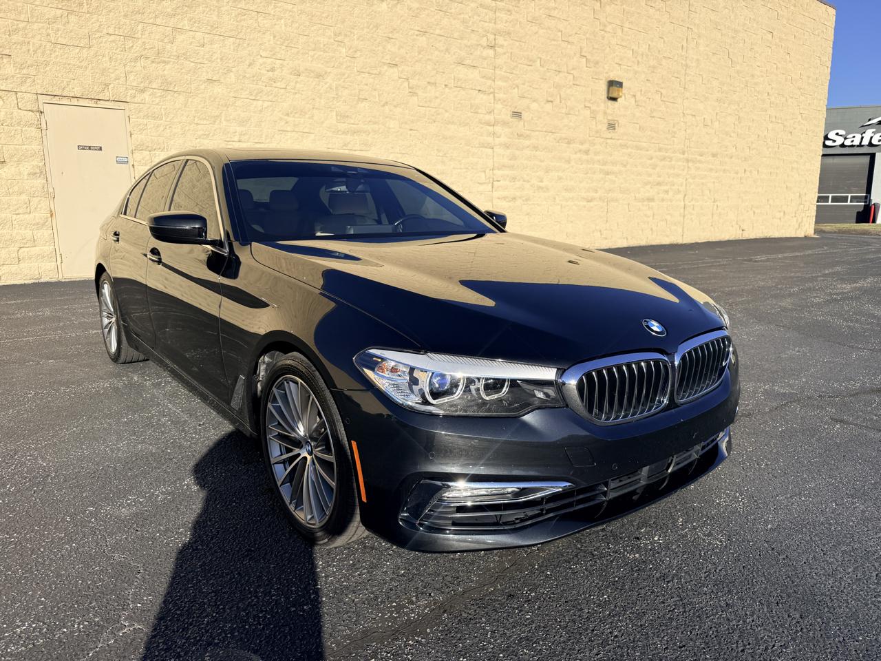 BMW 5-Series 530i 2018