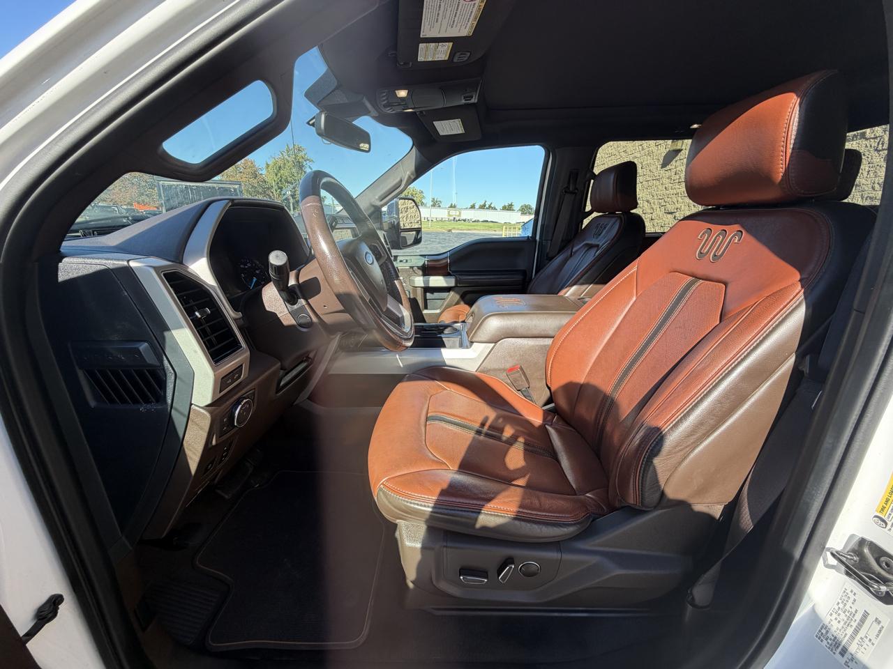 Ford F-350 SD King Ranch Crew Cab Long Bed 4WD 2022