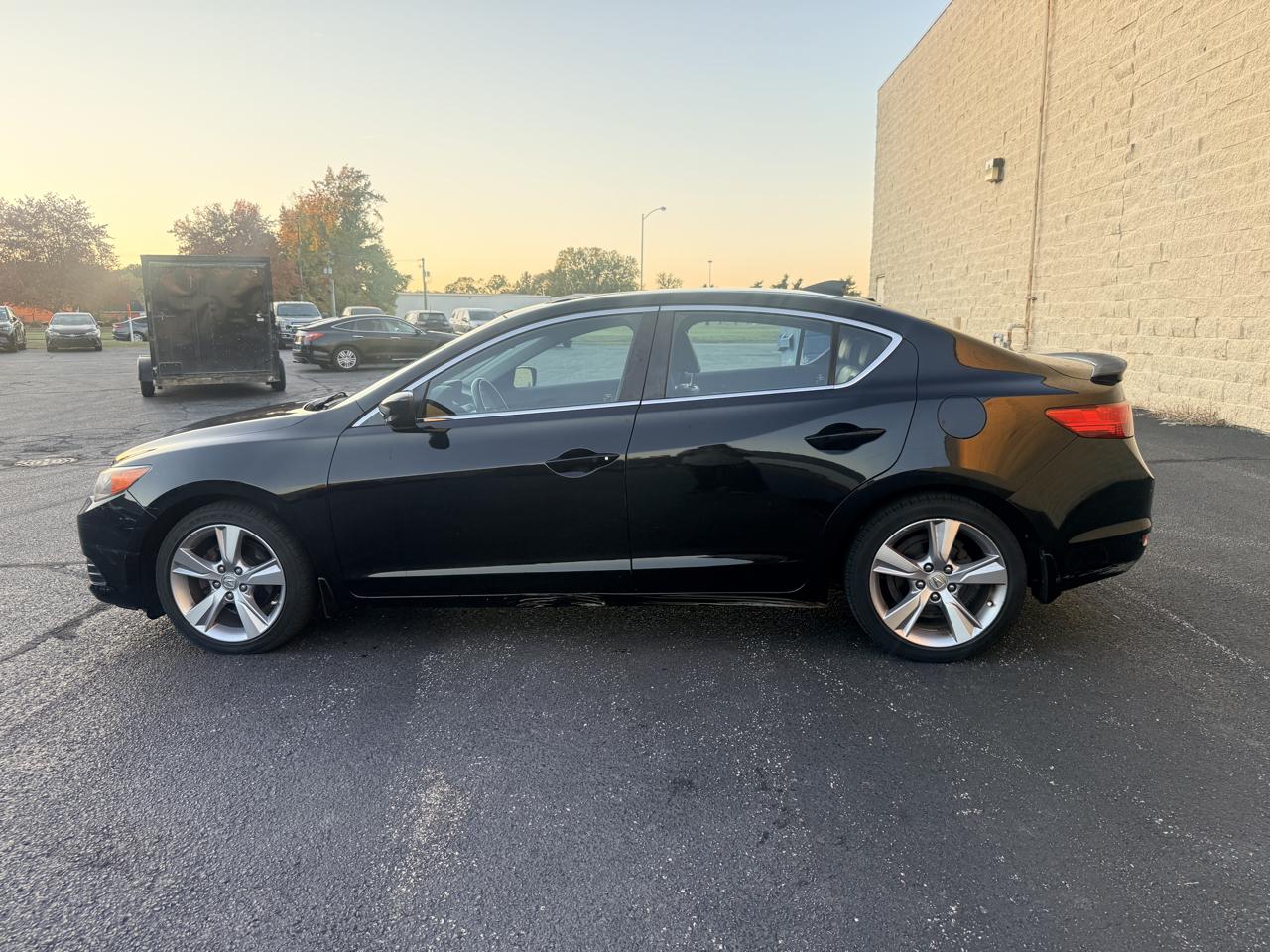 Acura ILX 5-Spd AT w/ Technology Package 2013