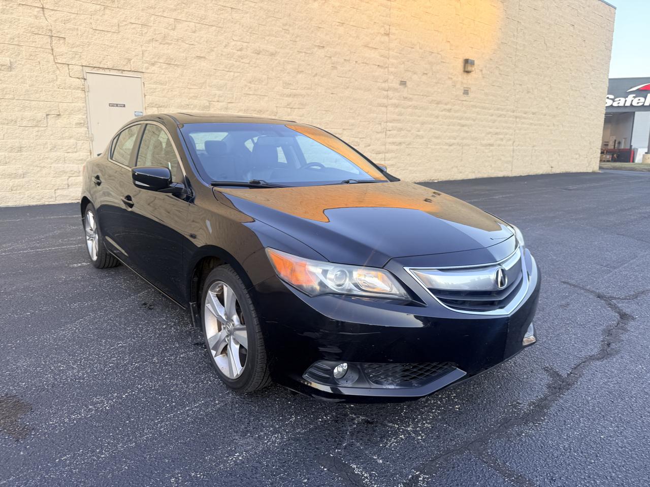 Acura ILX 5-Spd AT w/ Technology Package 2013