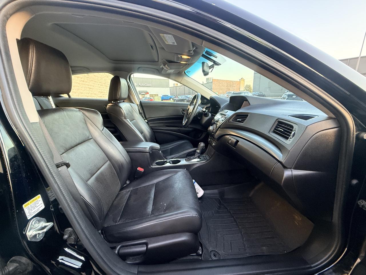 Acura ILX 5-Spd AT w/ Technology Package 2013