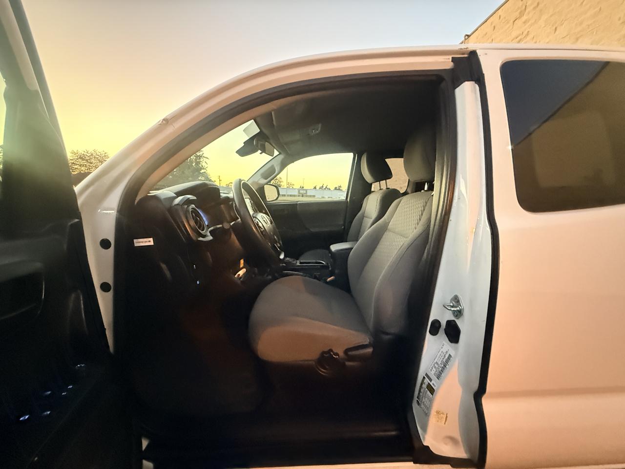 Toyota Tacoma SR5 Access Cab I4 6AT 2WD 2023