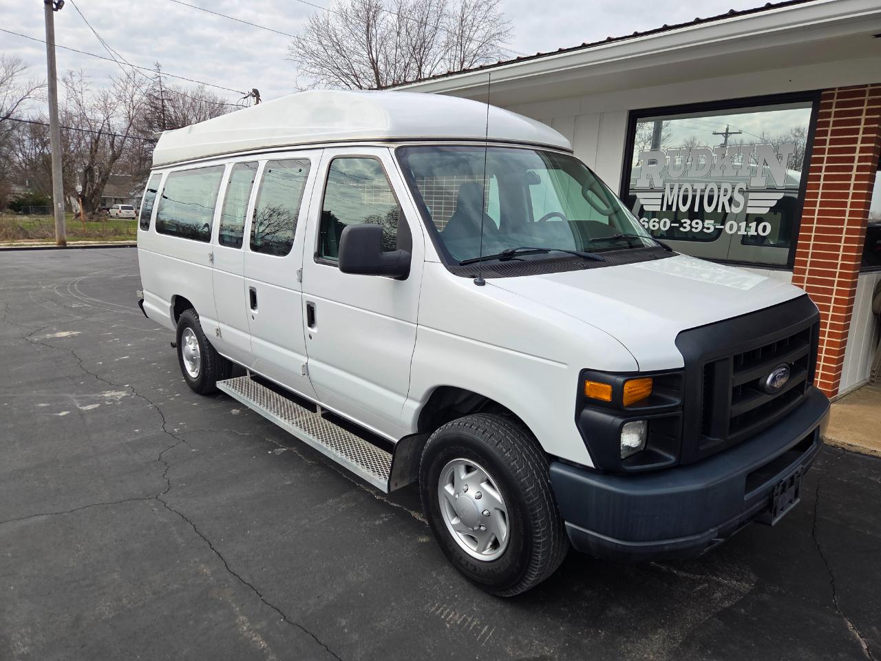 Ford Econoline E-250 Extended 2012