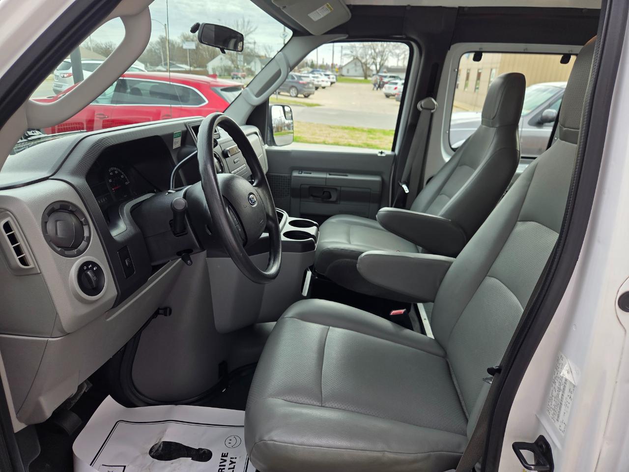 Ford Econoline E-250 Extended 2012