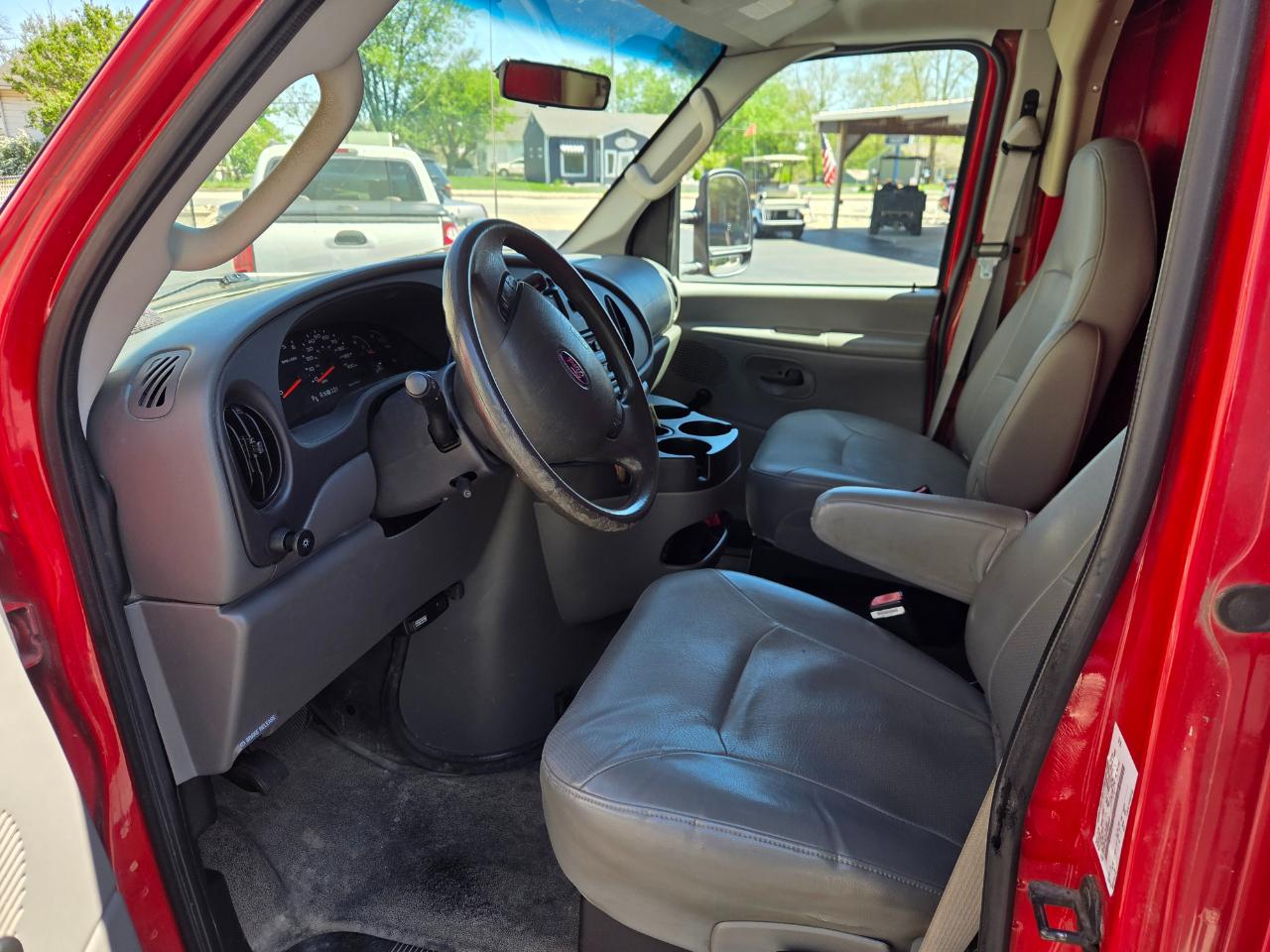 Ford Econoline E-350 Super Duty 2006