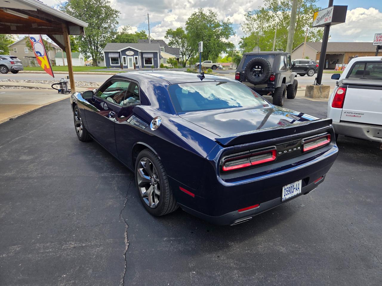 Dodge Challenger SXT Plus 2D Coupe 2016