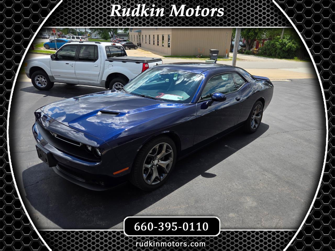 Dodge Challenger SXT Plus 2D Coupe 2016