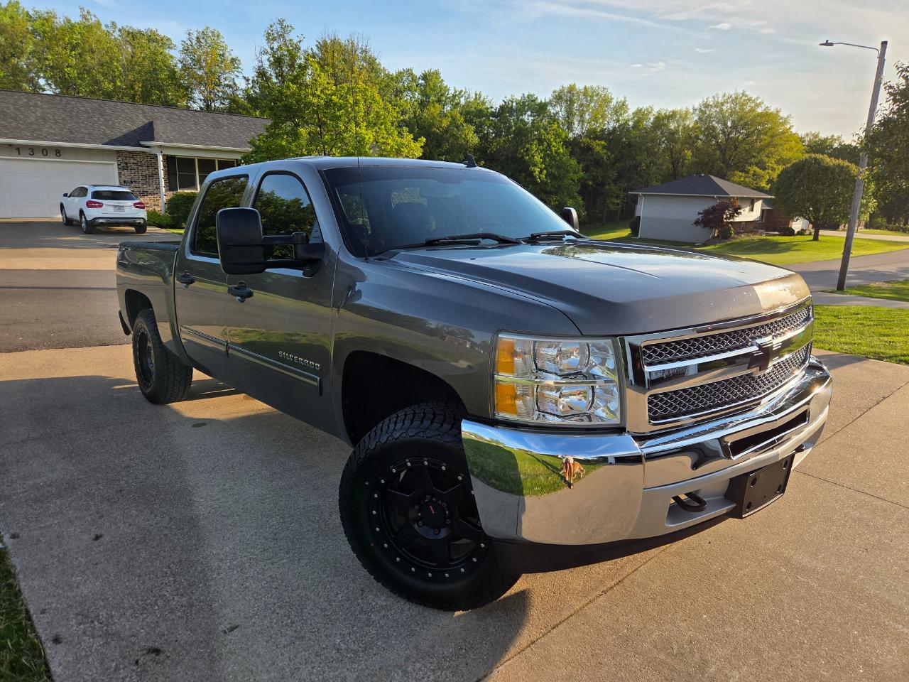 Chevrolet Silverado 1500 LT Crew Cab 4WD 2013
