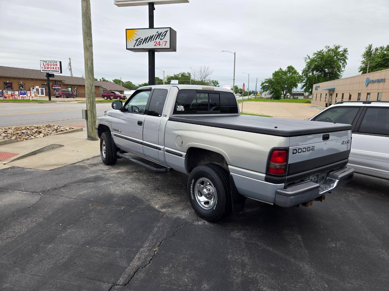 Dodge Ram 1500 Quad Cab Short Bed 4WD 1999