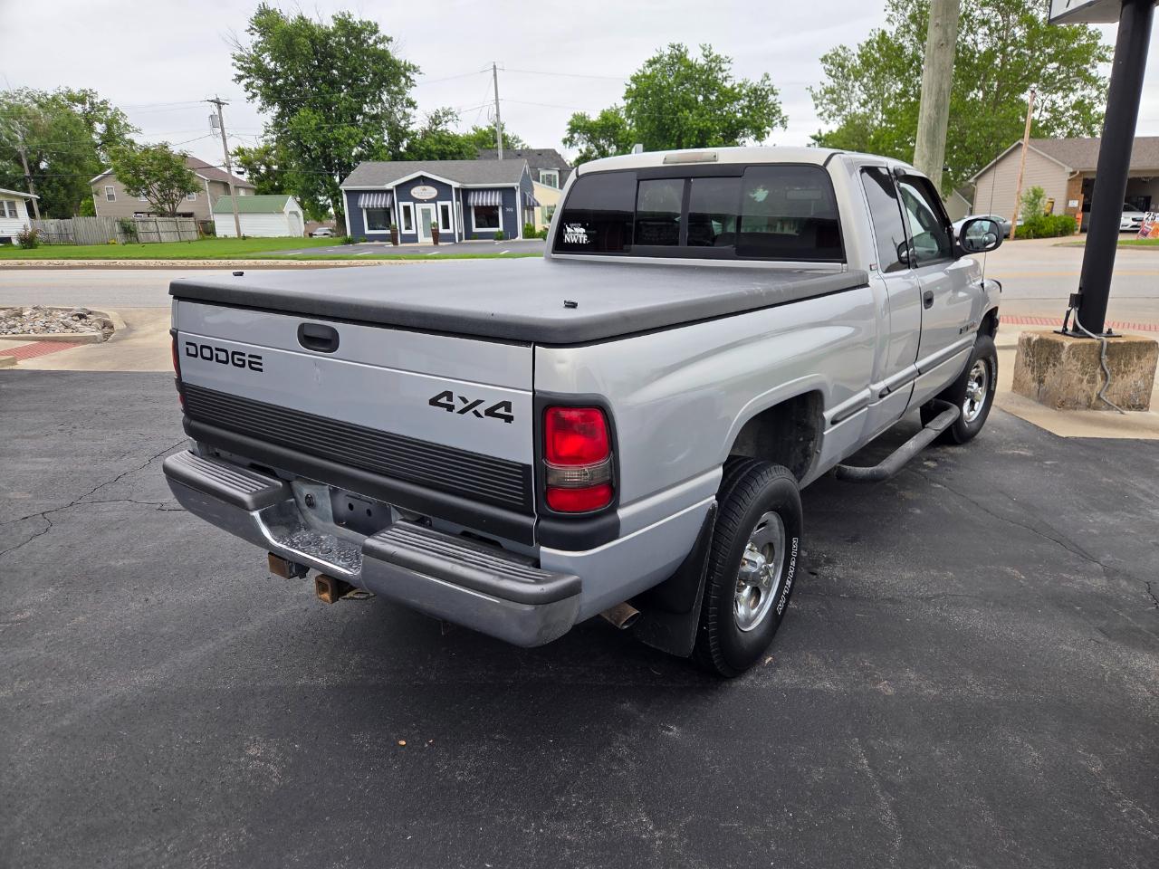 Dodge Ram 1500 Quad Cab Short Bed 4WD 1999