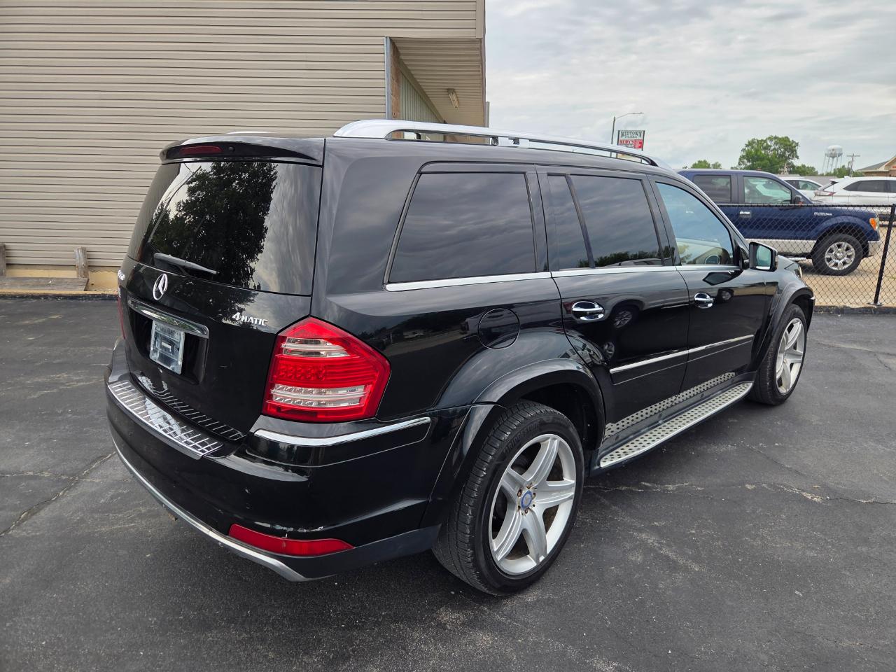 Mercedes-Benz GL-Class GL550 4MATIC 2011
