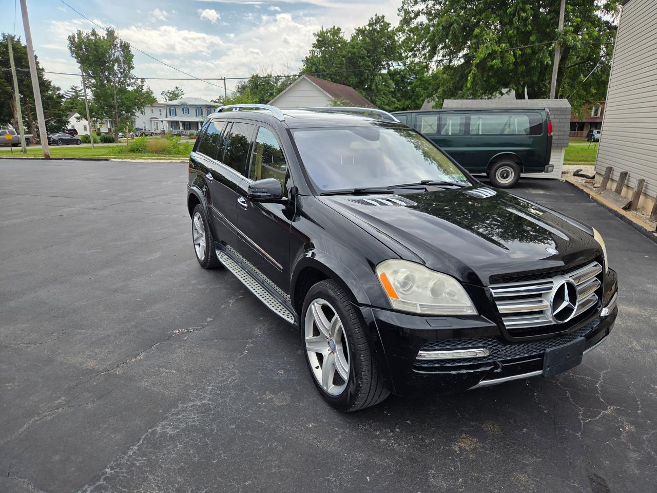 Mercedes-Benz GL-Class GL550 4MATIC 2011