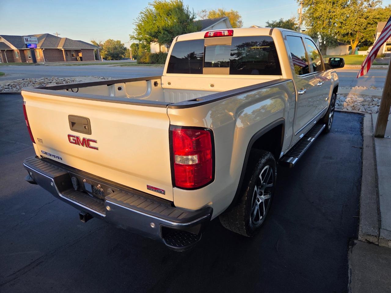 GMC Sierra 1500 SLT Crew Cab Short Box 4WD 2015