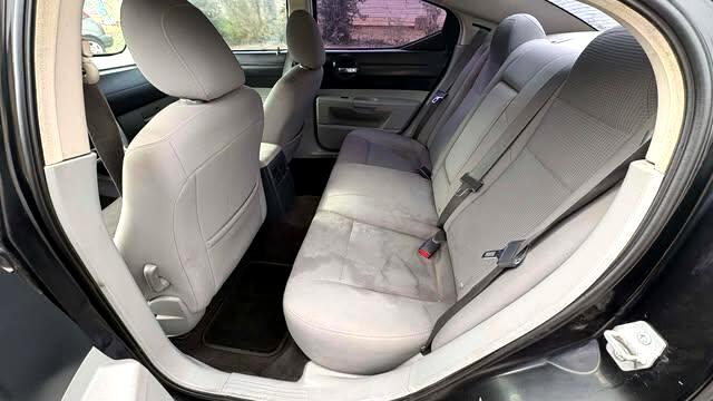 Dodge Charger 4dr Sdn SXT RWD 2007