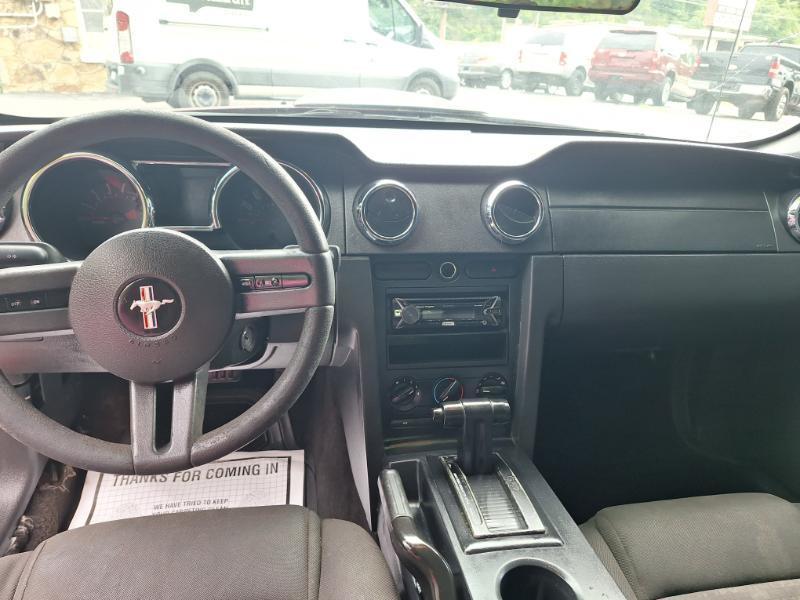 Ford Mustang  2006