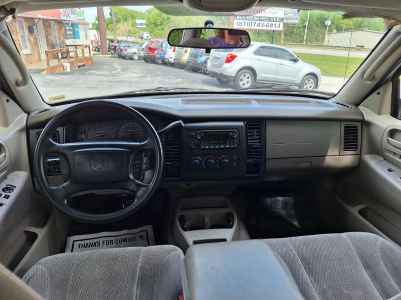 Dodge Dakota SLT Quad Cab 2WD 2002