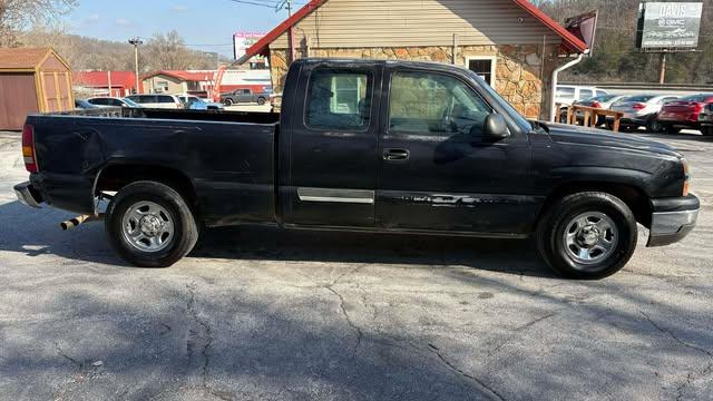 Chevrolet Silverado 1500 Ext. Cab Short Bed 2WD 2003