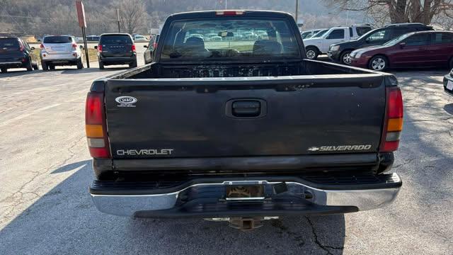 Chevrolet Silverado 1500 Ext. Cab Short Bed 2WD 2003