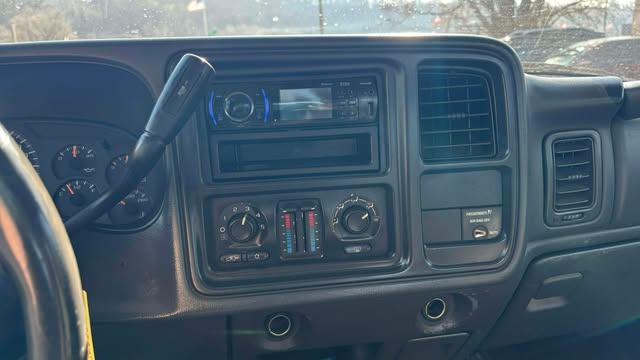 Chevrolet Silverado 1500 Ext. Cab Short Bed 2WD 2003