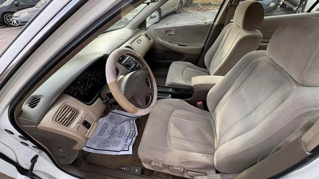 Honda Accord LX sedan 1999